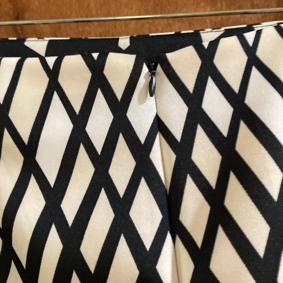 New York and Company skirt - Picture 4 of 6